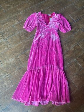RHODE Hot Pink Velvet V-Neck Maxi Dress with Puff Sleeves. Size 0. NWT.